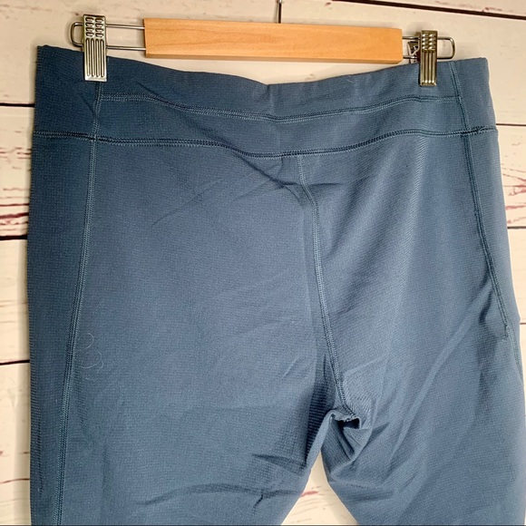 Under Armour | Crop Blue Gray Leggings - Picture 7 of 8